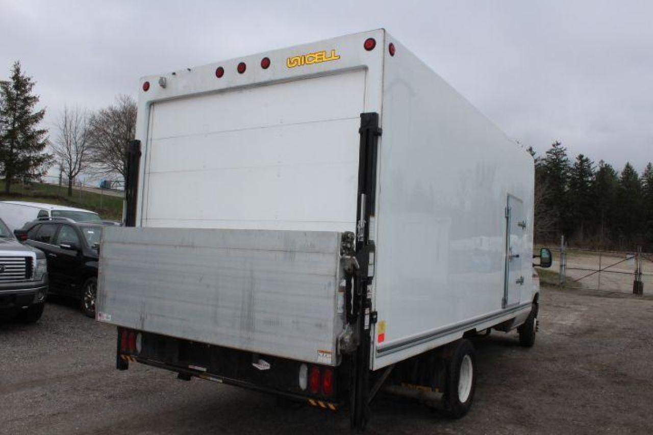 2017 Ford Econoline E 350 Super Duty Cutaway Van Photo2