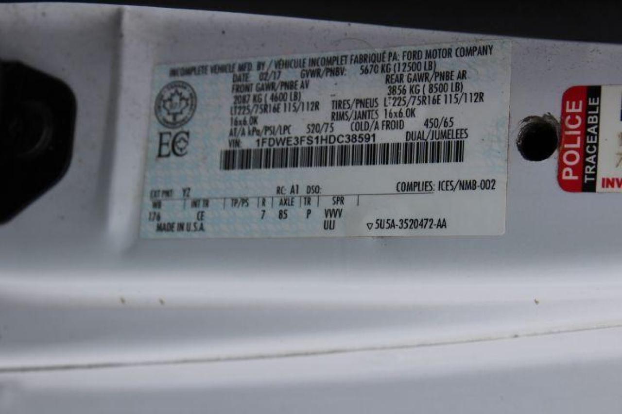 2017 Ford Econoline E 350 Super Duty Cutaway Van Photo