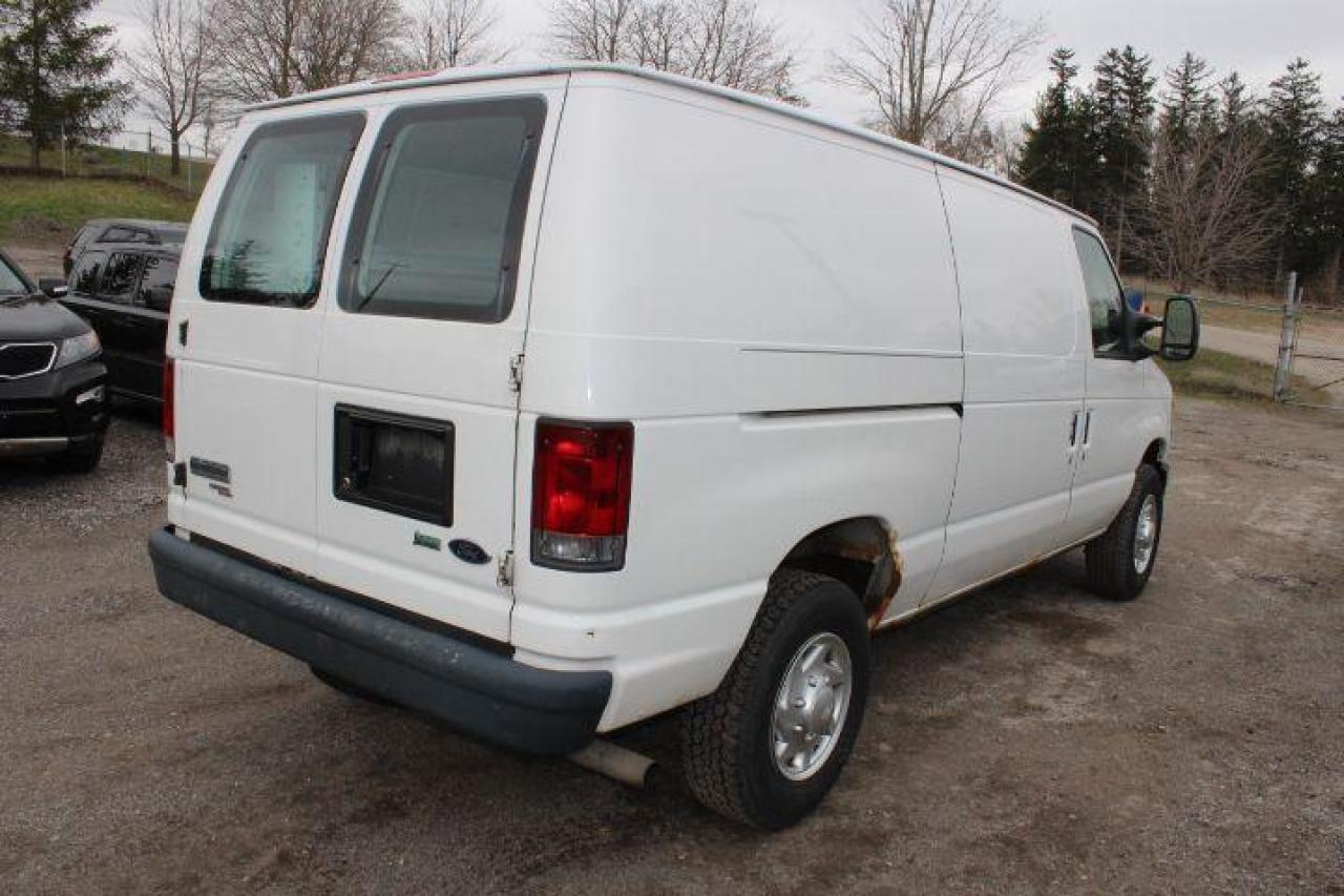 2010 Ford Econoline Commercial Photo2