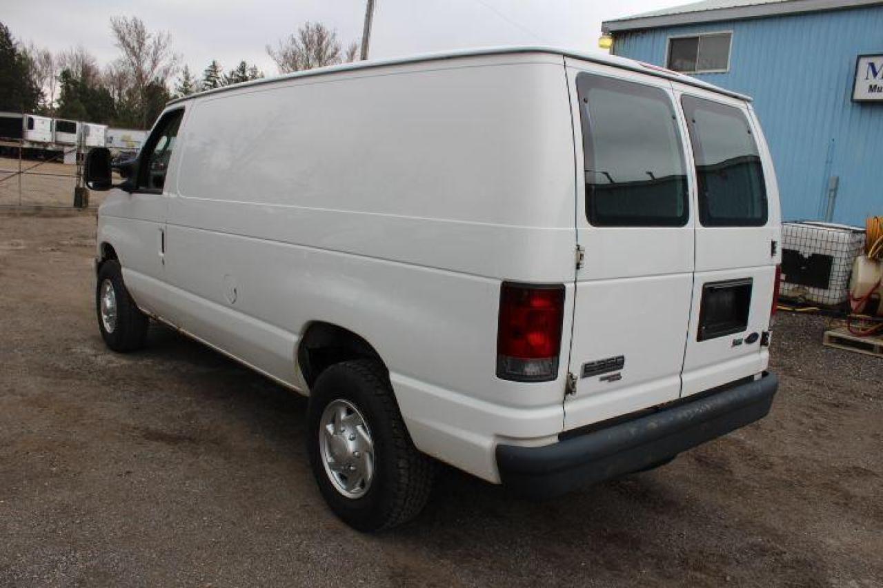 2010 Ford Econoline Commercial Photo