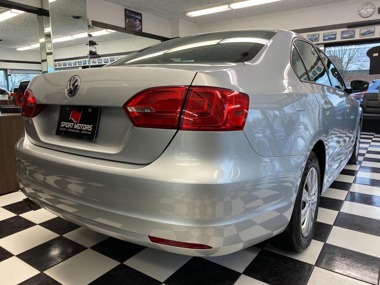 2013 Volkswagen Jetta Trendline+A/C+Heated Seats+New Brakes+CLEAN CARFAX Photo36
