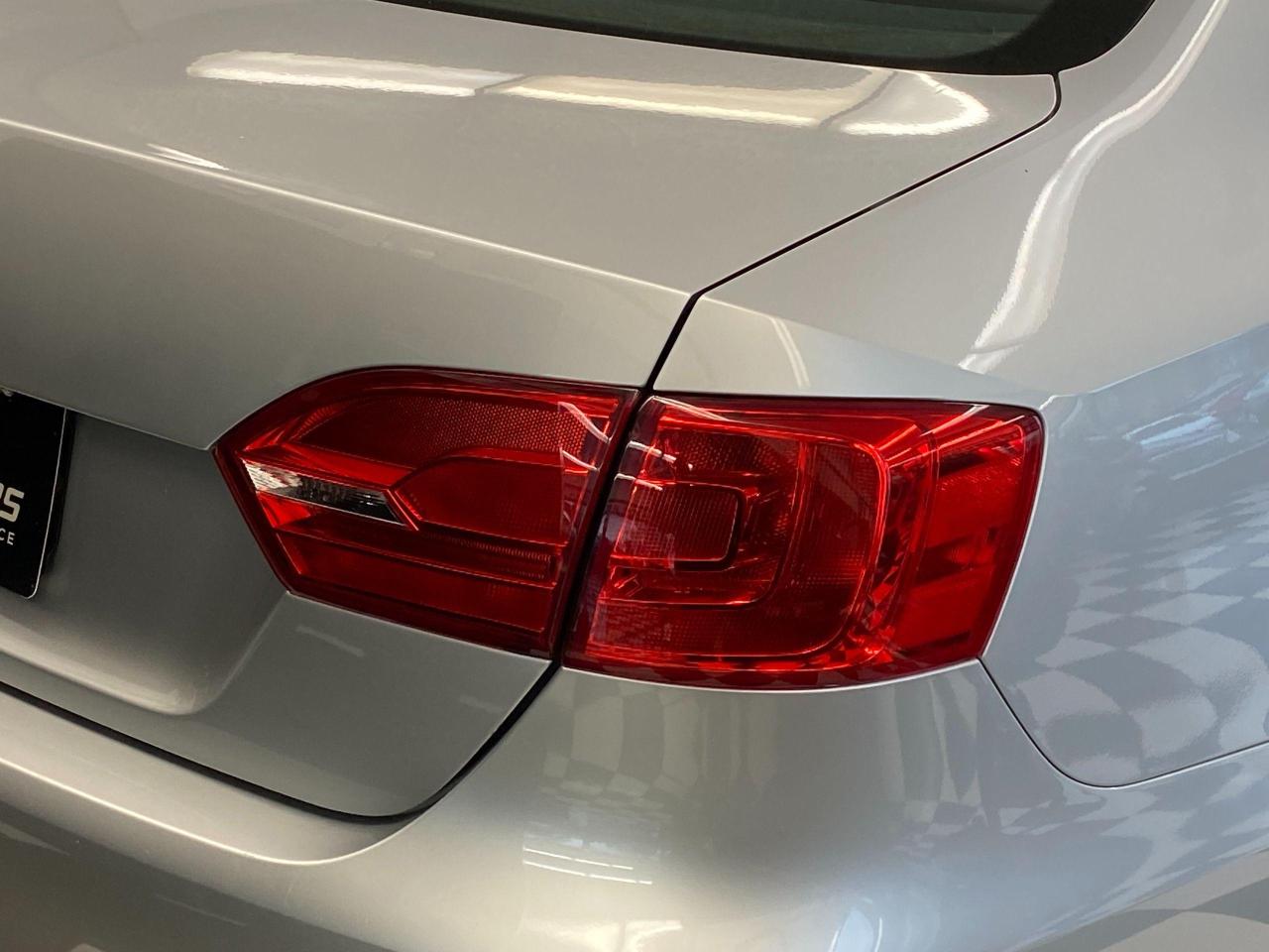 2013 Volkswagen Jetta Trendline+A/C+Heated Seats+New Brakes+CLEAN CARFAX Photo105