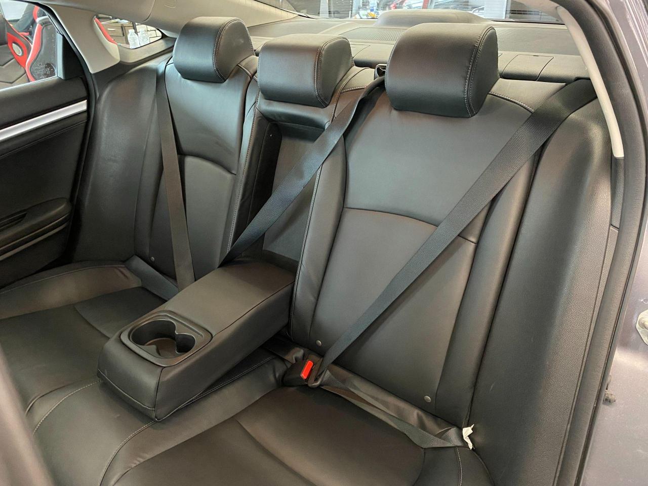 2019 Honda Civic Touring+Leather+Roof+WirelessCharging+CLEAN CARFAX Photo25