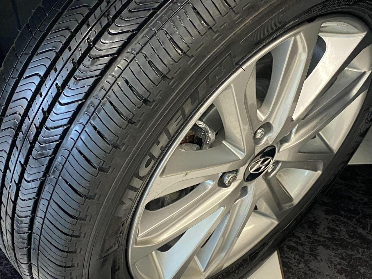 2015 Hyundai Elantra Sport Appearance+Roof+New Brakes+CLEAN CARFAX - Photo #11