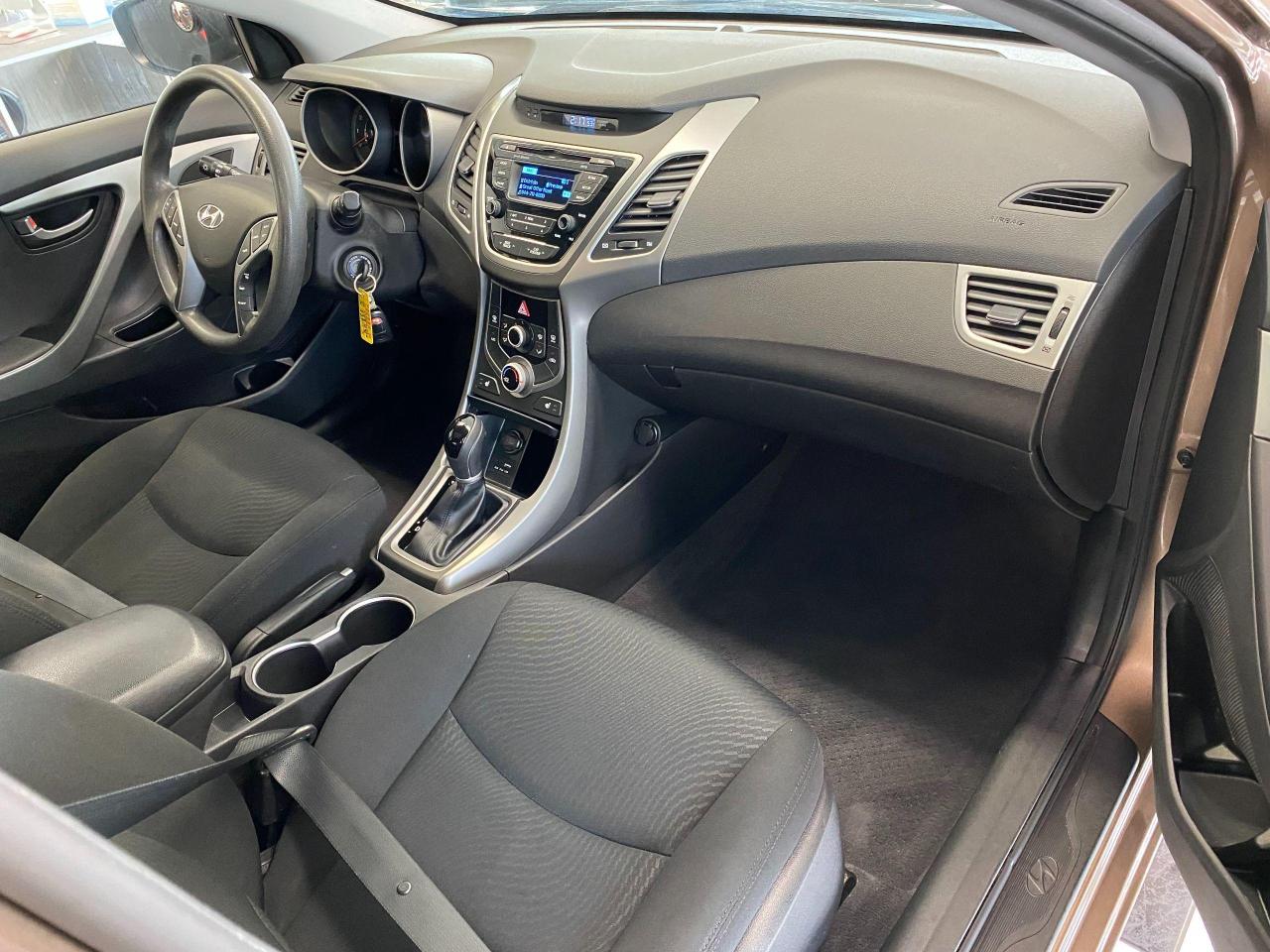 2015 Hyundai Elantra Sport Appearance+Roof+New Brakes+CLEAN CARFAX - Photo #19