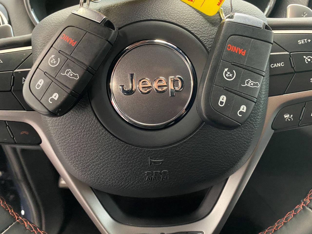 2020 Jeep Grand Cherokee Trailhawk 4x4 5.7L V8+VentedSeats+Roof+CLEANCARFAX - Photo #18