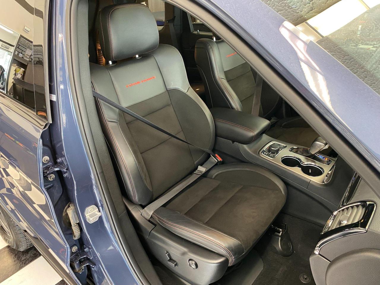 2020 Jeep Grand Cherokee Trailhawk 4x4 5.7L V8+VentedSeats+Roof+CLEANCARFAX - Photo #25