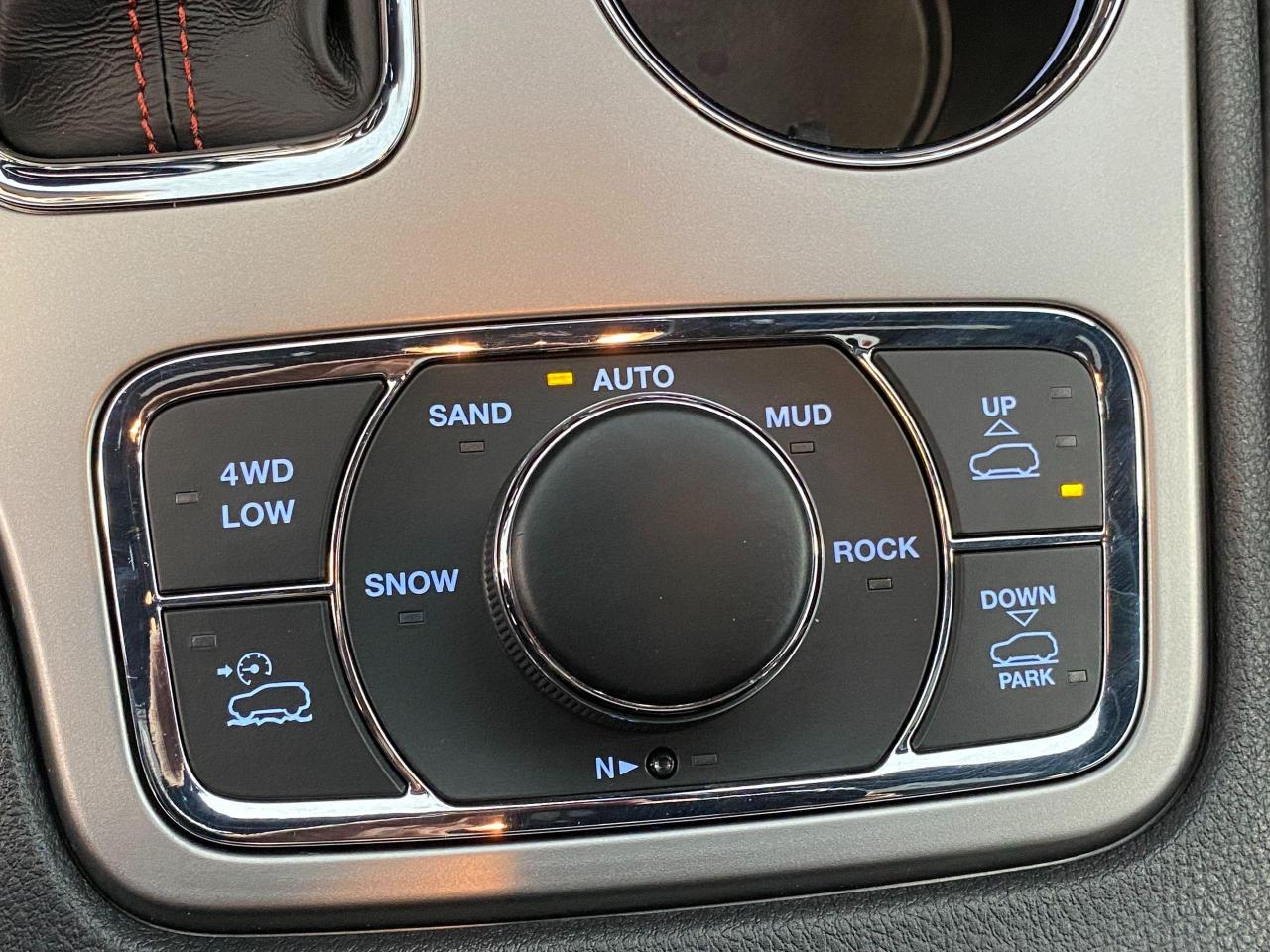 2020 Jeep Grand Cherokee Trailhawk 4x4 5.7L V8+VentedSeats+Roof+CLEANCARFAX - Photo #43