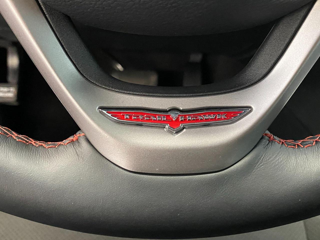 2020 Jeep Grand Cherokee Trailhawk 4x4 5.7L V8+VentedSeats+Roof+CLEANCARFAX - Photo #44