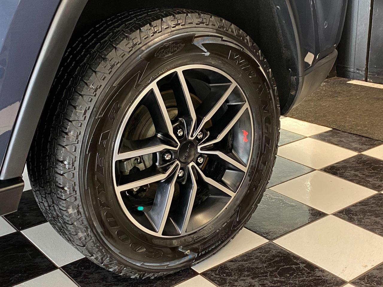 2020 Jeep Grand Cherokee Trailhawk 4x4 5.7L V8+VentedSeats+Roof+CLEANCARFAX - Photo #63