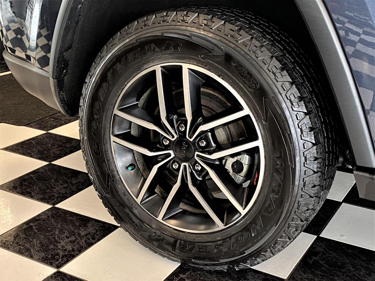 2020 Jeep Grand Cherokee Trailhawk 4x4 5.7L V8+VentedSeats+Roof+CLEANCARFAX - Photo #64