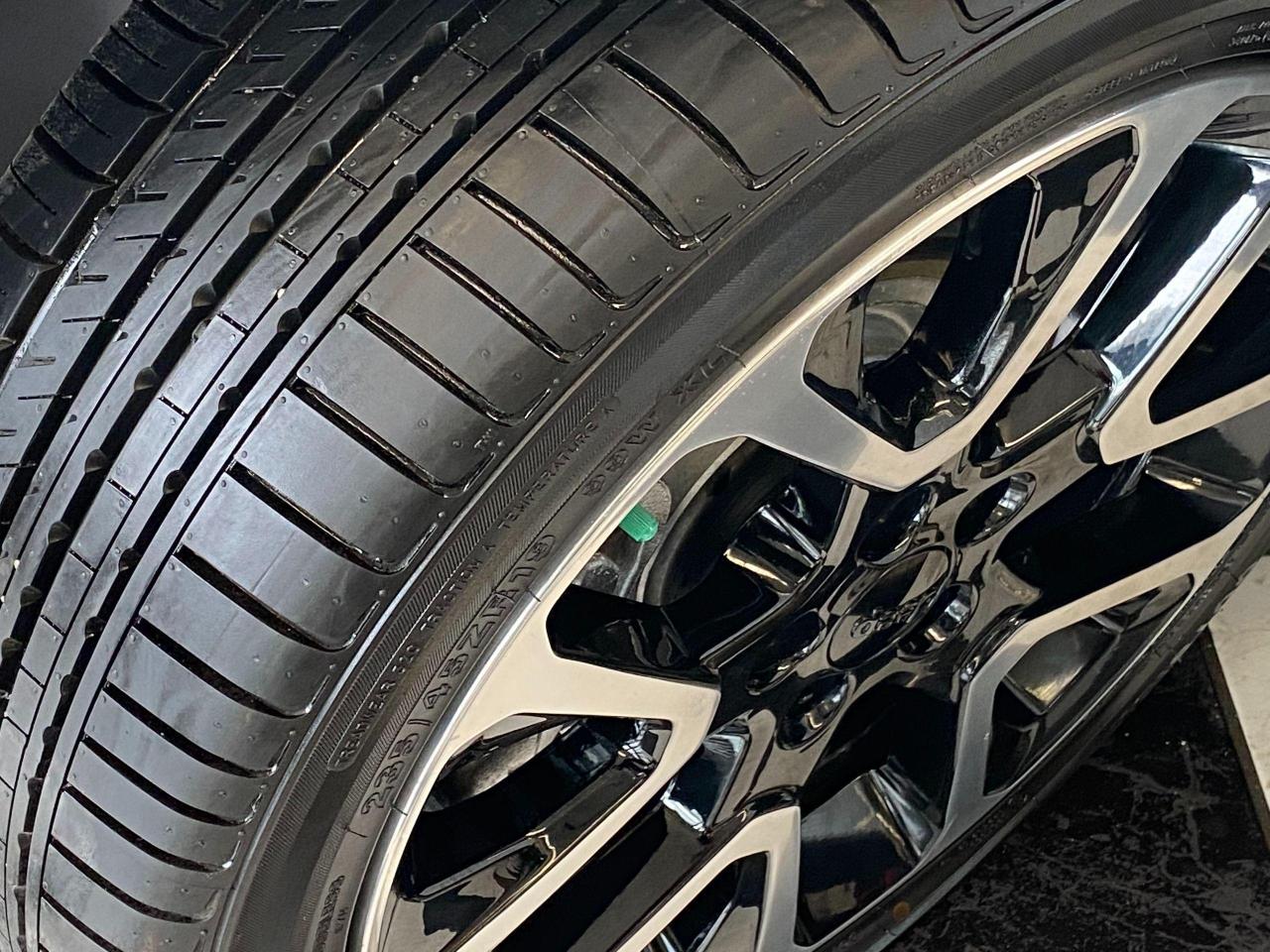 2018 Jeep Cherokee Sport+Camera+Bluetooth+New Tires+CLEAN CARFAX - Photo #11