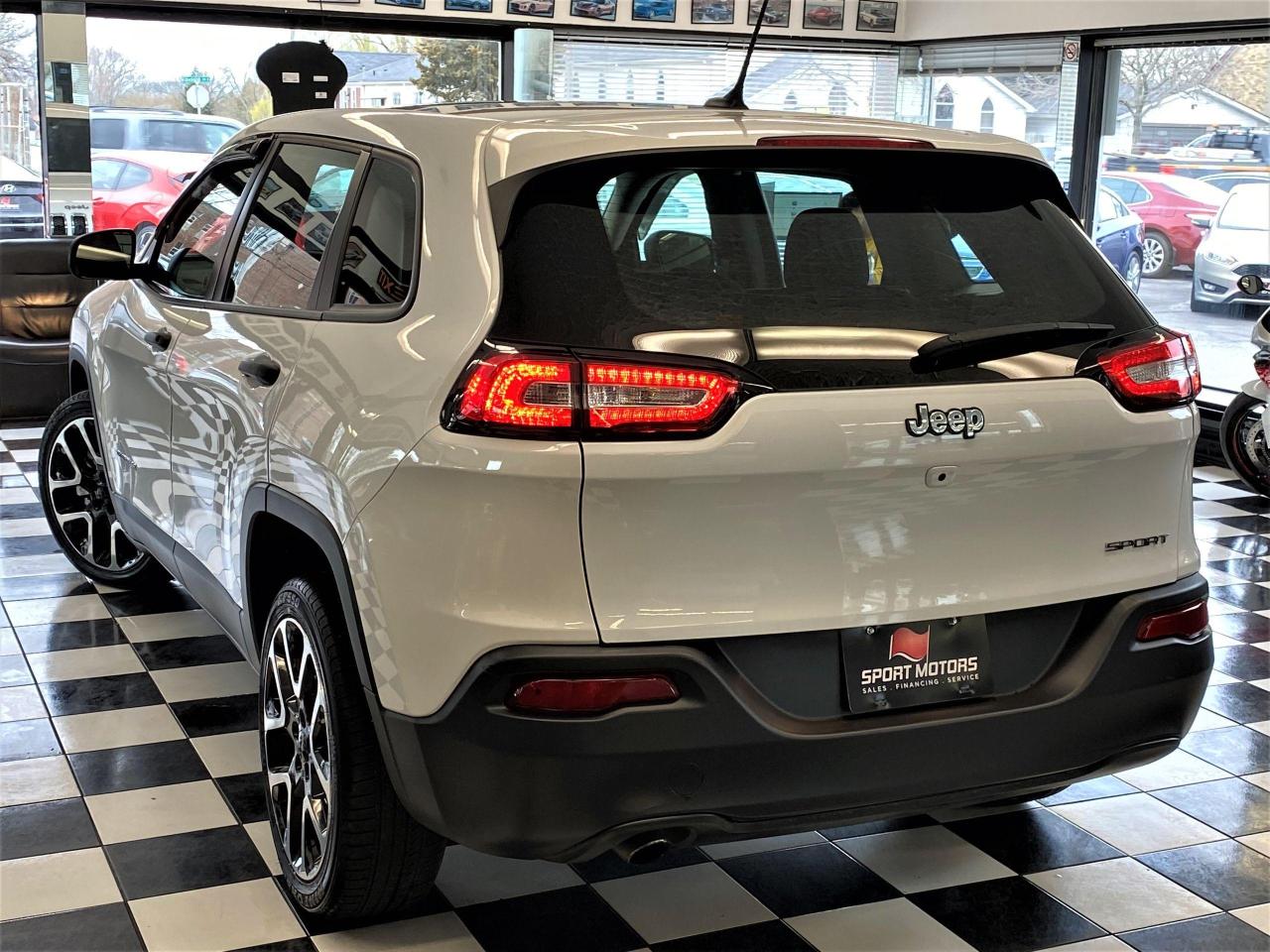2018 Jeep Cherokee Sport+Camera+Bluetooth+New Tires+CLEAN CARFAX - Photo #13