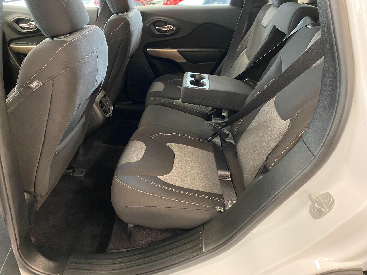 2018 Jeep Cherokee Sport+Camera+Bluetooth+New Tires+CLEAN CARFAX - Photo #22