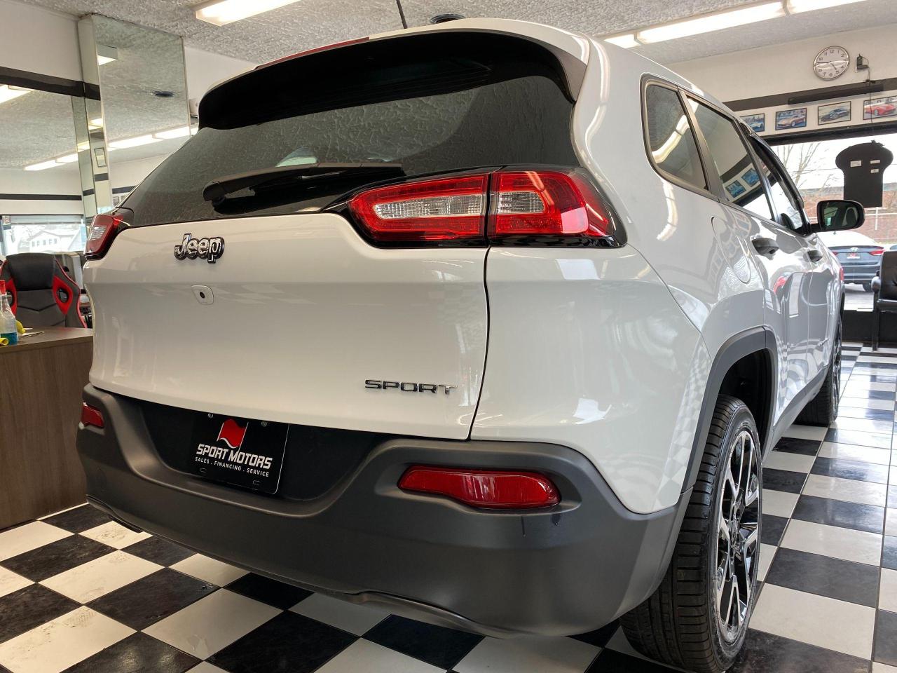 2018 Jeep Cherokee Sport+Camera+Bluetooth+New Tires+CLEAN CARFAX - Photo #41