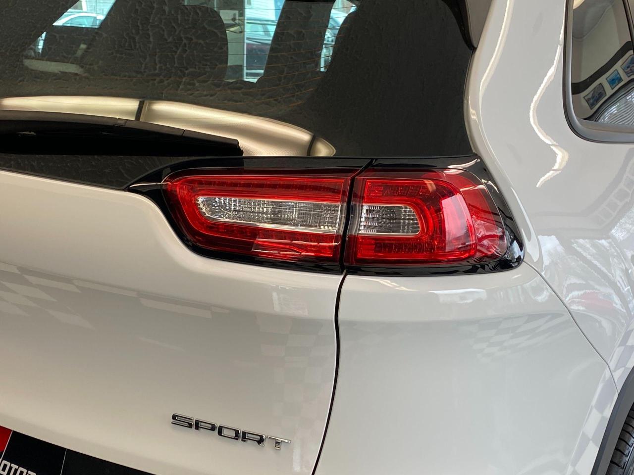 2018 Jeep Cherokee Sport+Camera+Bluetooth+New Tires+CLEAN CARFAX - Photo #61