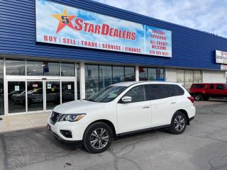 Used 2018 Nissan Pathfinder 4x4  7 PASS LIKE NEW MINT WE FINANCE ALL CREDIT for sale in London, ON