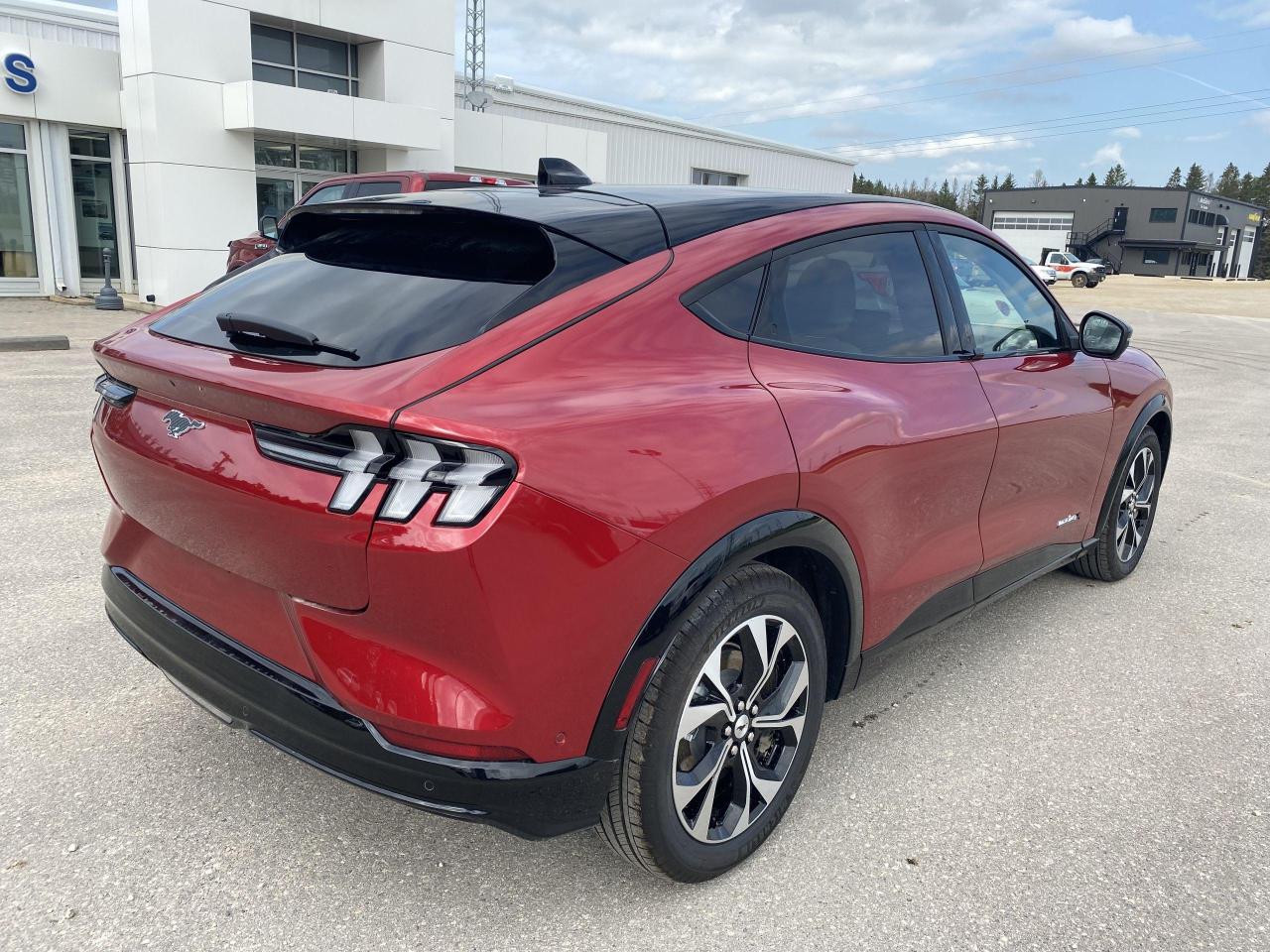 2022 Ford Mustang Mach-E Premium AWD Photo5