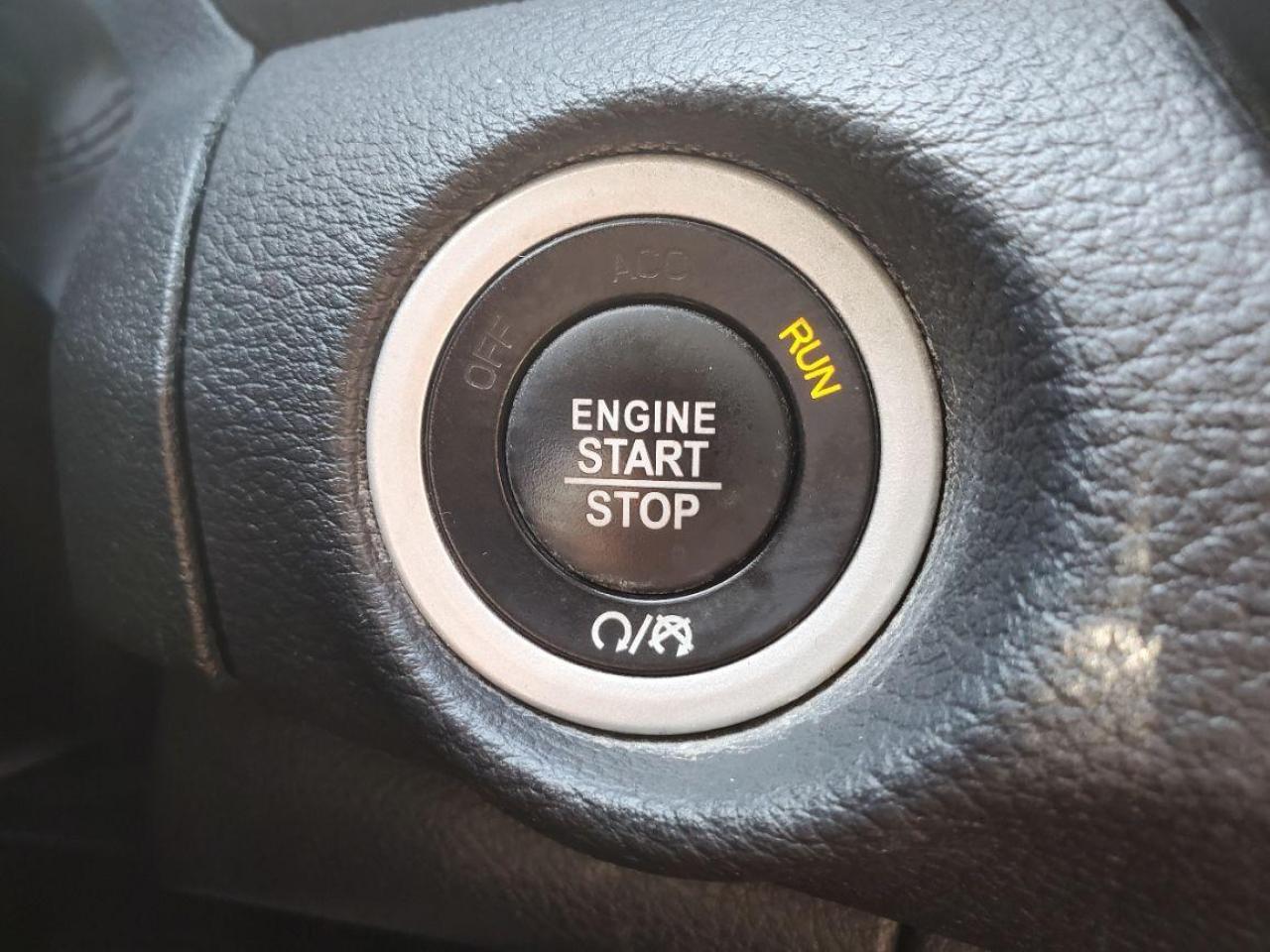 2015 Chrysler 200 Limited Photo