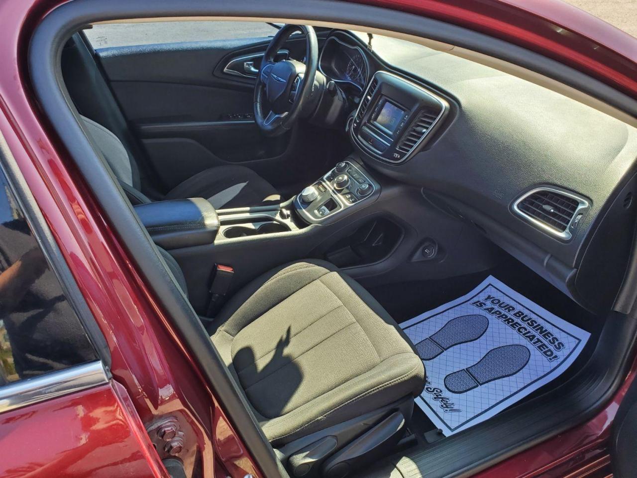 2015 Chrysler 200 Limited Photo