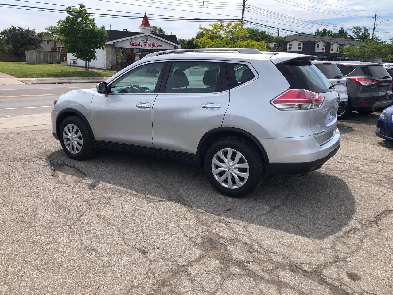 2016 Nissan Rogue S Photo1