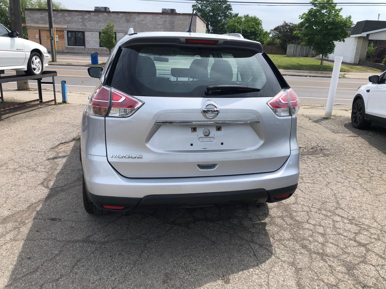 2016 Nissan Rogue S Photo2