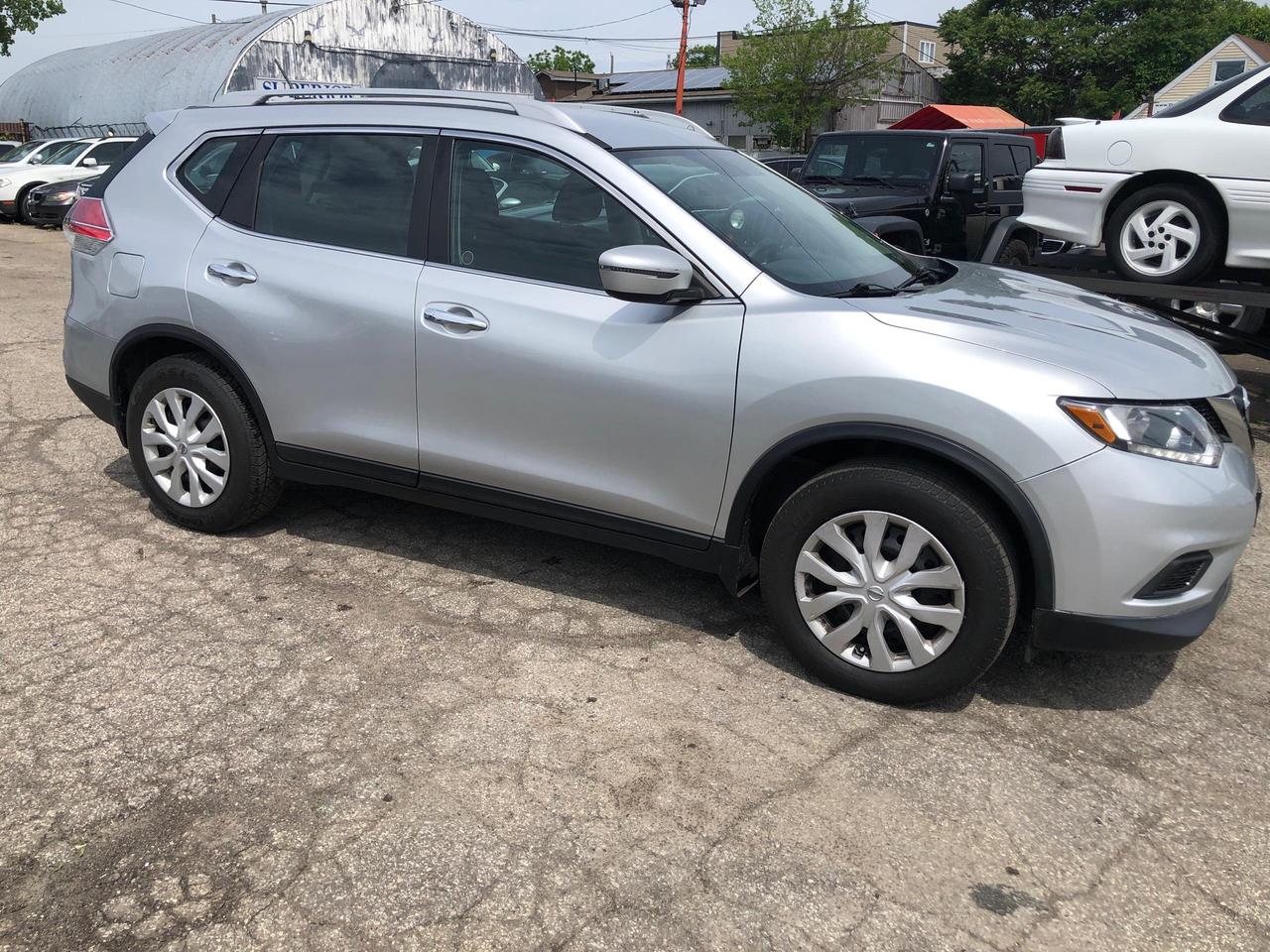 2016 Nissan Rogue S Photo3
