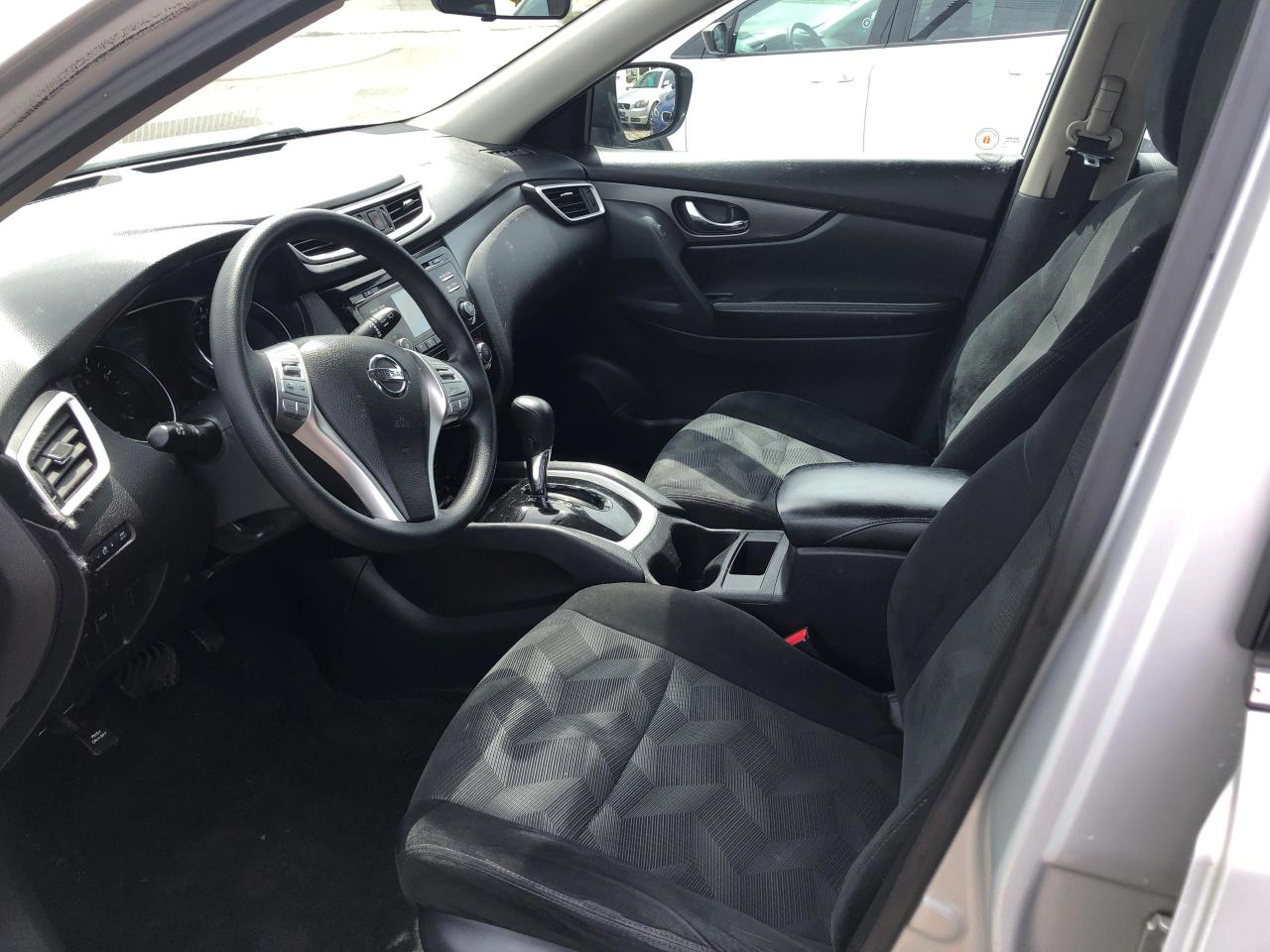 2016 Nissan Rogue S Photo4