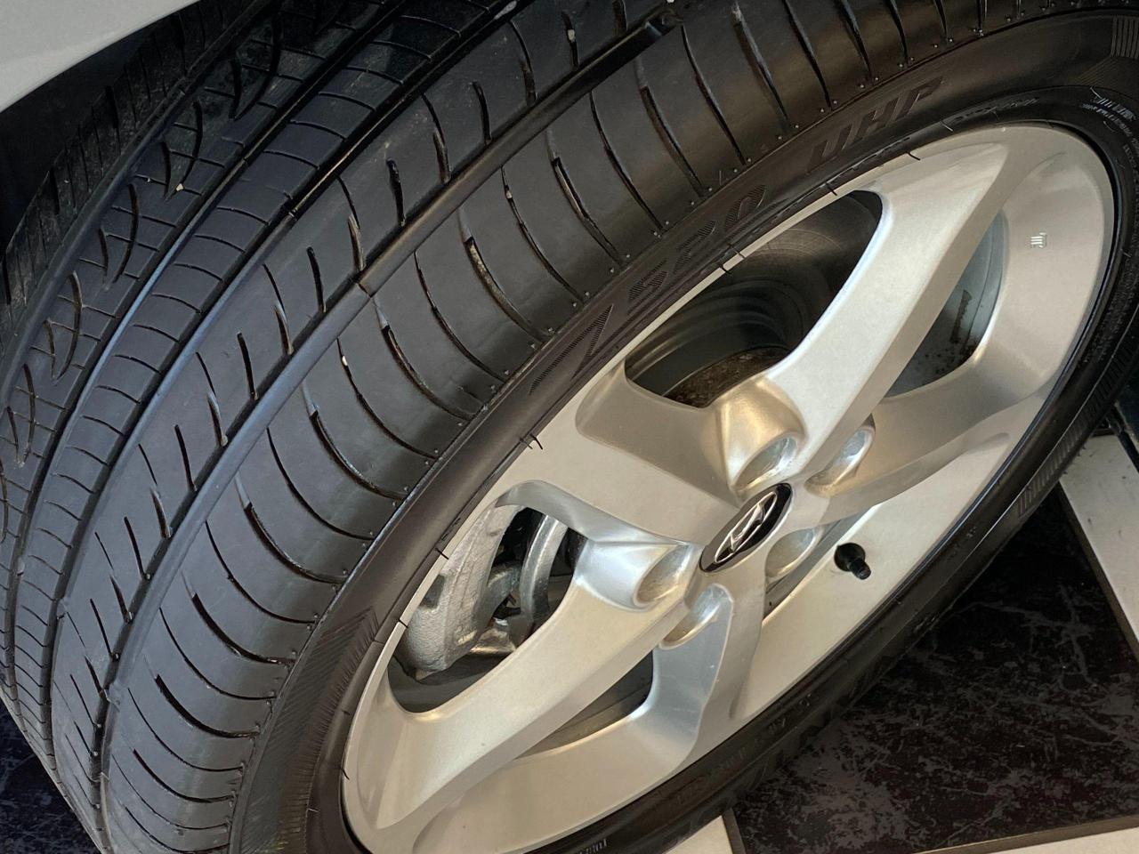 2015 Hyundai Sonata GLS+New Brakes+Heated Seats+Camera+CLEAN CARFAX Photo12