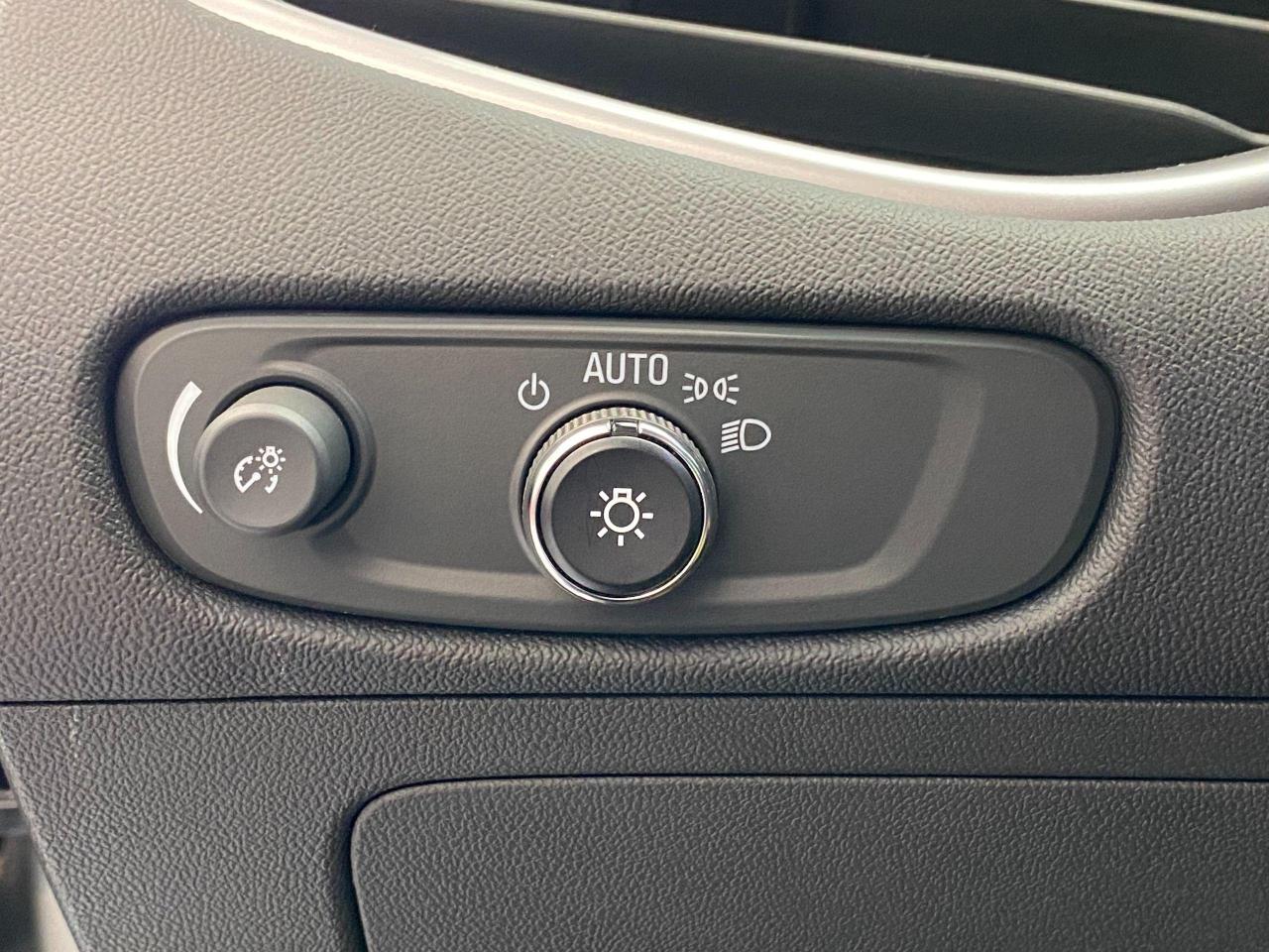 2019 Chevrolet Malibu LS+Apple Play *ONLY 4000 KMs* LIKE NEW+WeatherTECH - Photo #52
