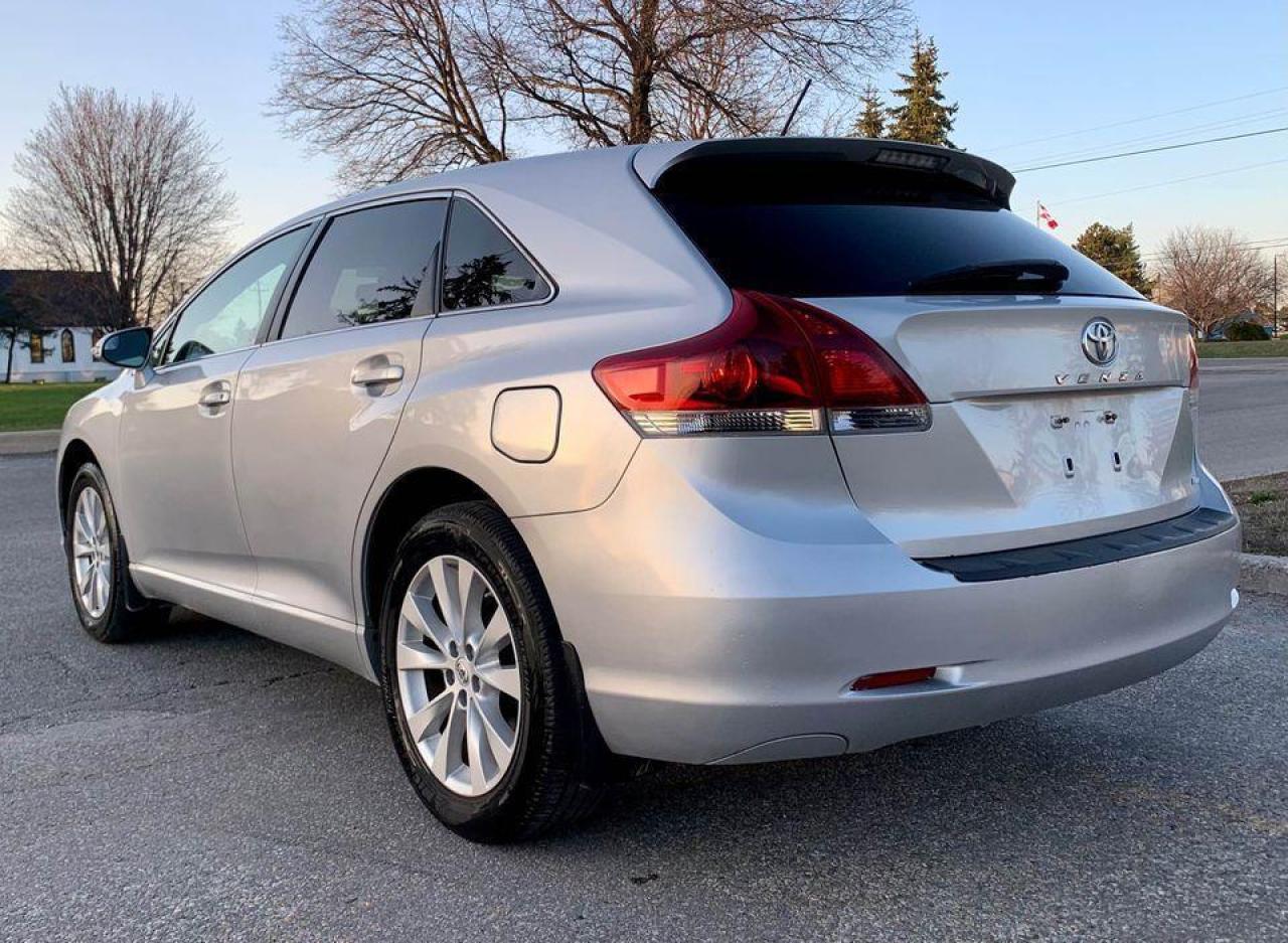 2013 Toyota Venza LE Photo2