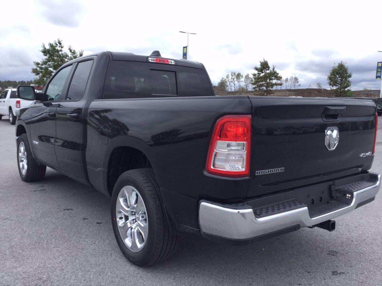 2021 RAM 1500 Big Horn Photo4