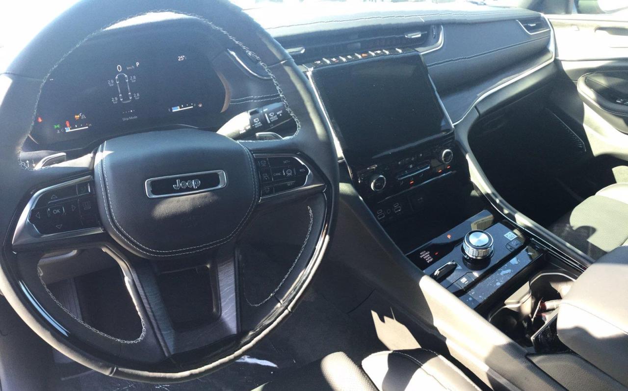 2021 Jeep Grand Cherokee L Overland Photo3