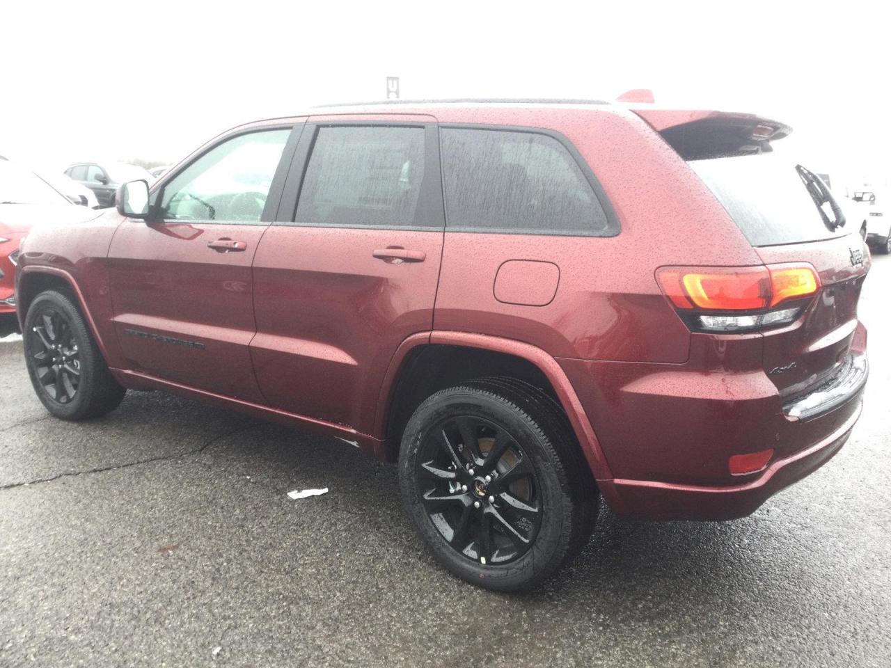 2022 Jeep Grand Cherokee WK Laredo Photo4