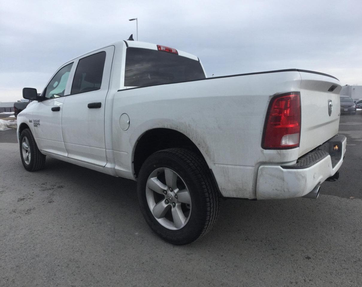 2022 RAM 1500 Classic TRADESMAN Photo4