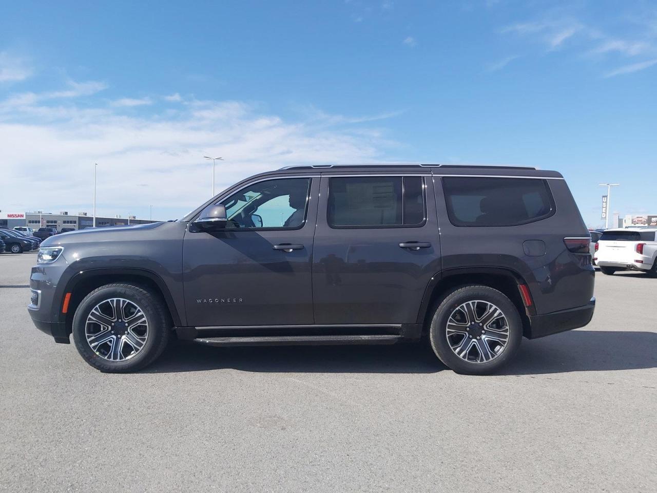 2022 Jeep Wagoneer Series III Photo3