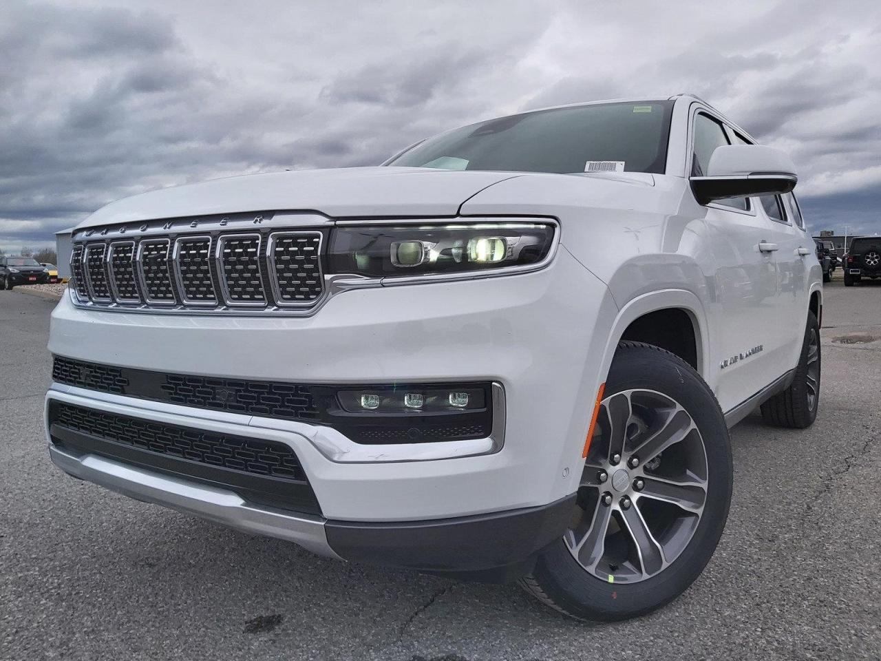 2022 Jeep Grand Wagoneer Series I Photo2