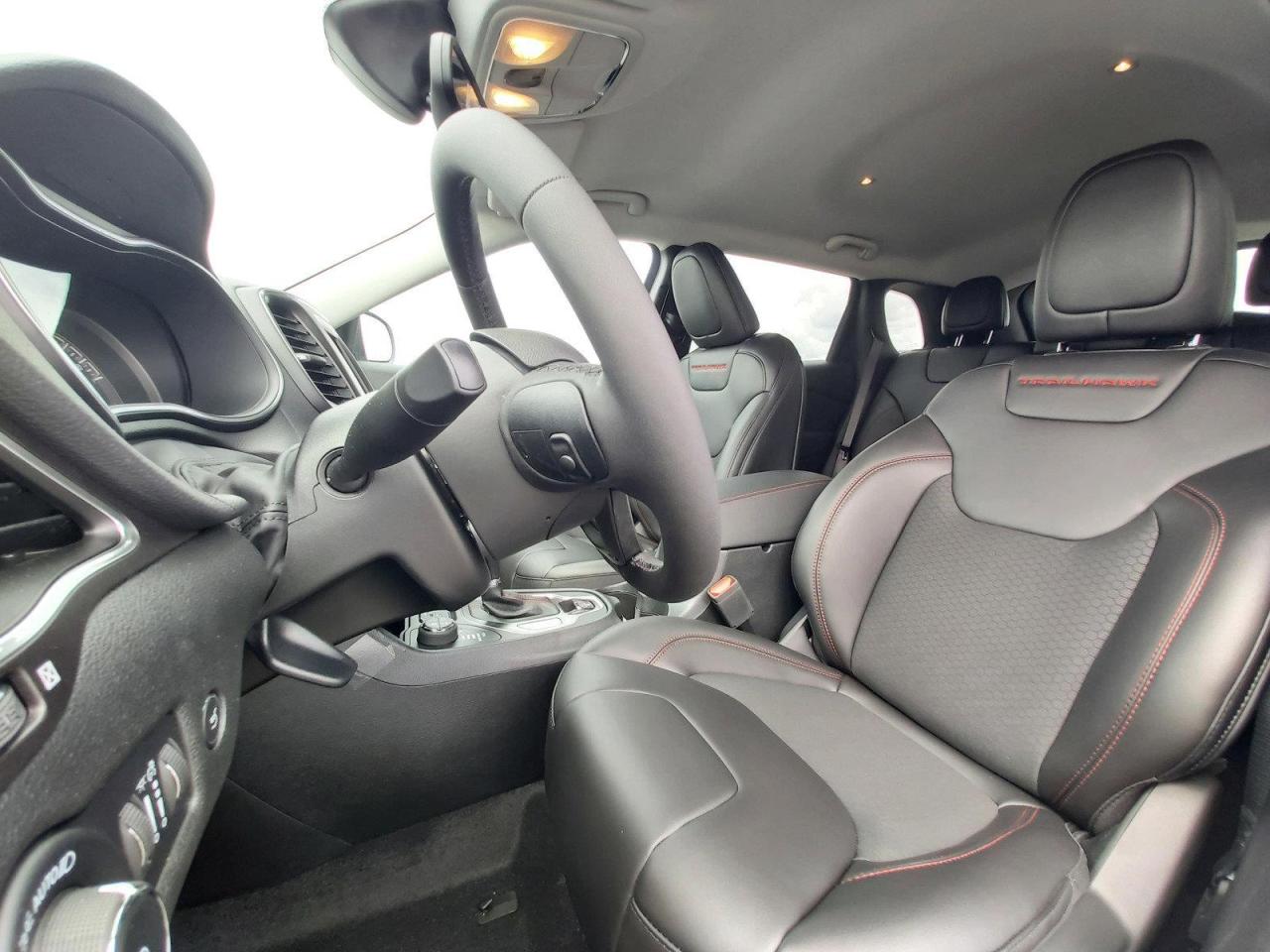 2022 Jeep Cherokee Trailhawk Photo4