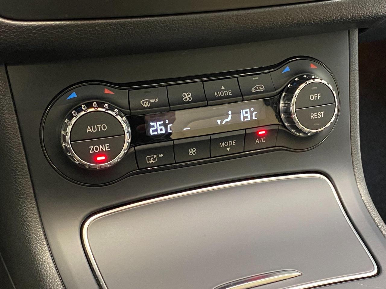 2018 Mercedes-Benz B-Class B250 4MATIC+Xenons+ApplePlay+Roof+GPS+CLEAN CARFAX Photo117