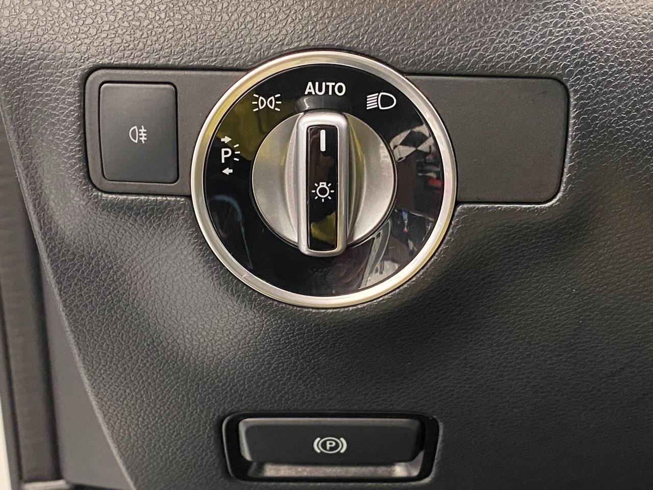 2018 Mercedes-Benz B-Class B250 4MATIC+Xenons+ApplePlay+Roof+GPS+CLEAN CARFAX Photo131
