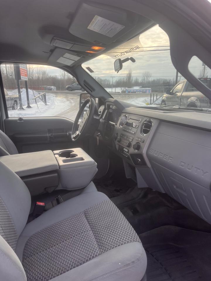 2016 Ford F-250 XLT SUPER CAB **6.2L V8 GAS**8FT BOX** Photo4