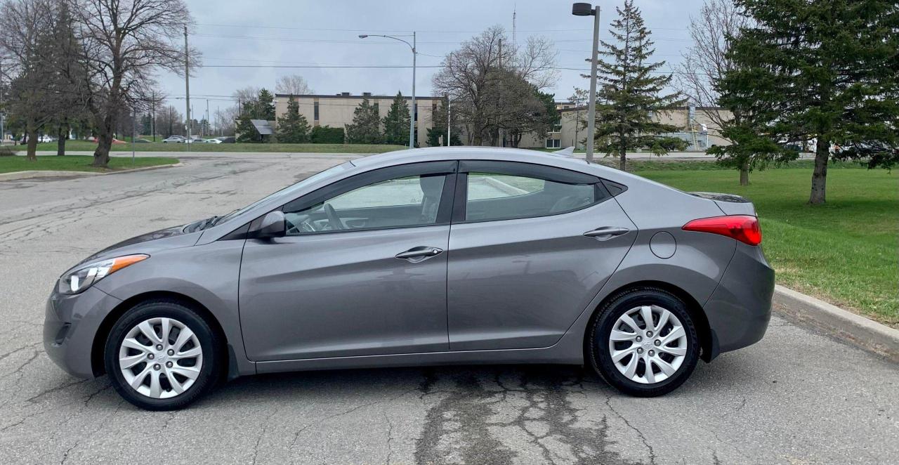 2012 Hyundai Elantra GL Photo2