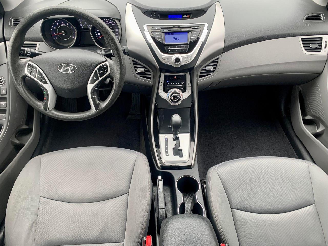 2012 Hyundai Elantra GL Photo3