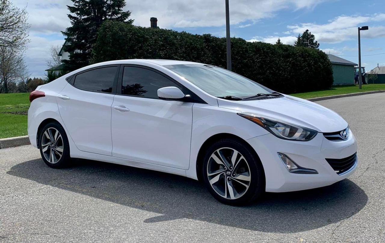 2016 Hyundai Elantra GLS Photo2