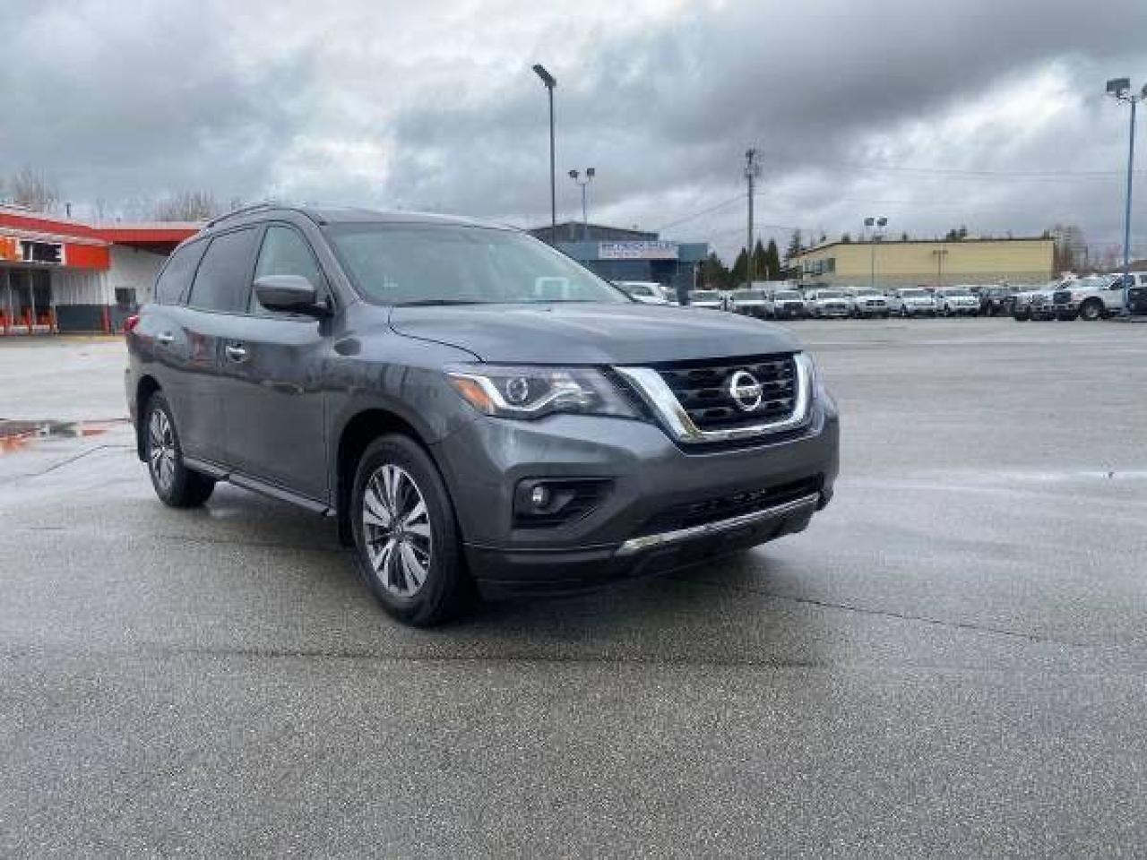 2017 Nissan Pathfinder SV - Photo #1