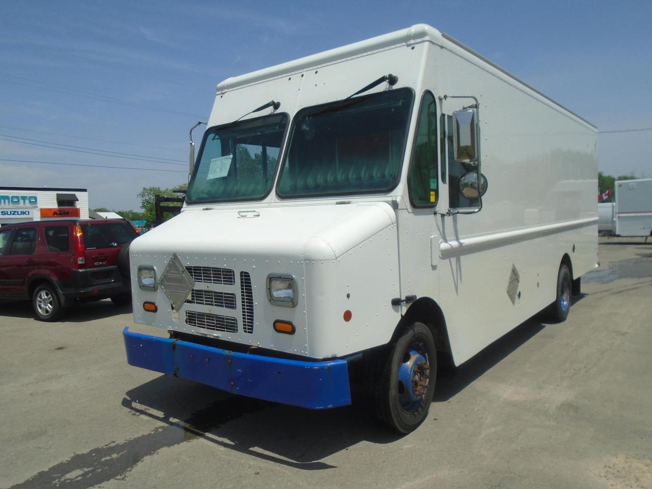 2011 Ford F-59 Commercial Stripped Chassis STEP VAN 18 FT - Photo #5