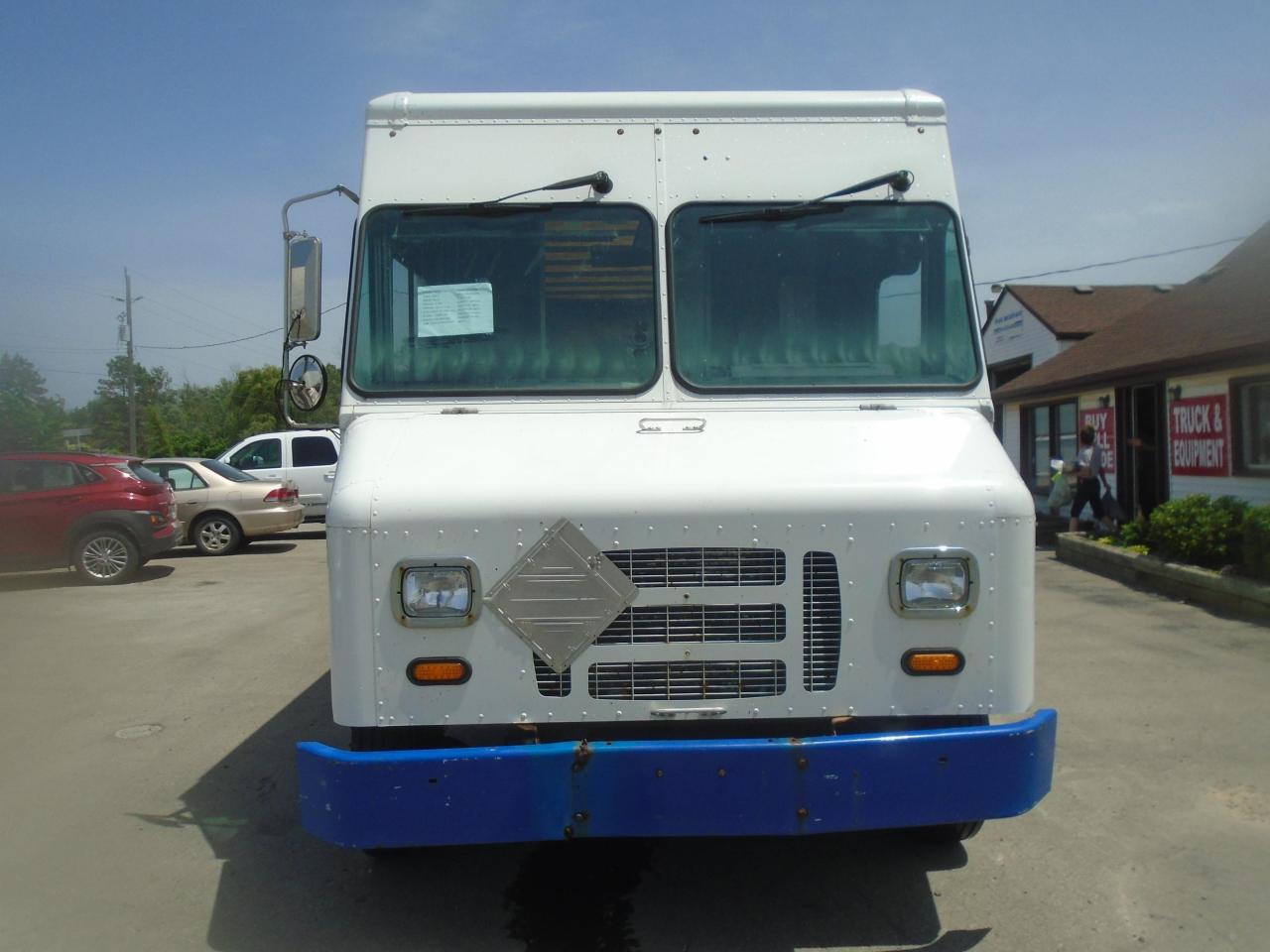2011 Ford F-59 Commercial Stripped Chassis STEP VAN 18 FT - Photo #6