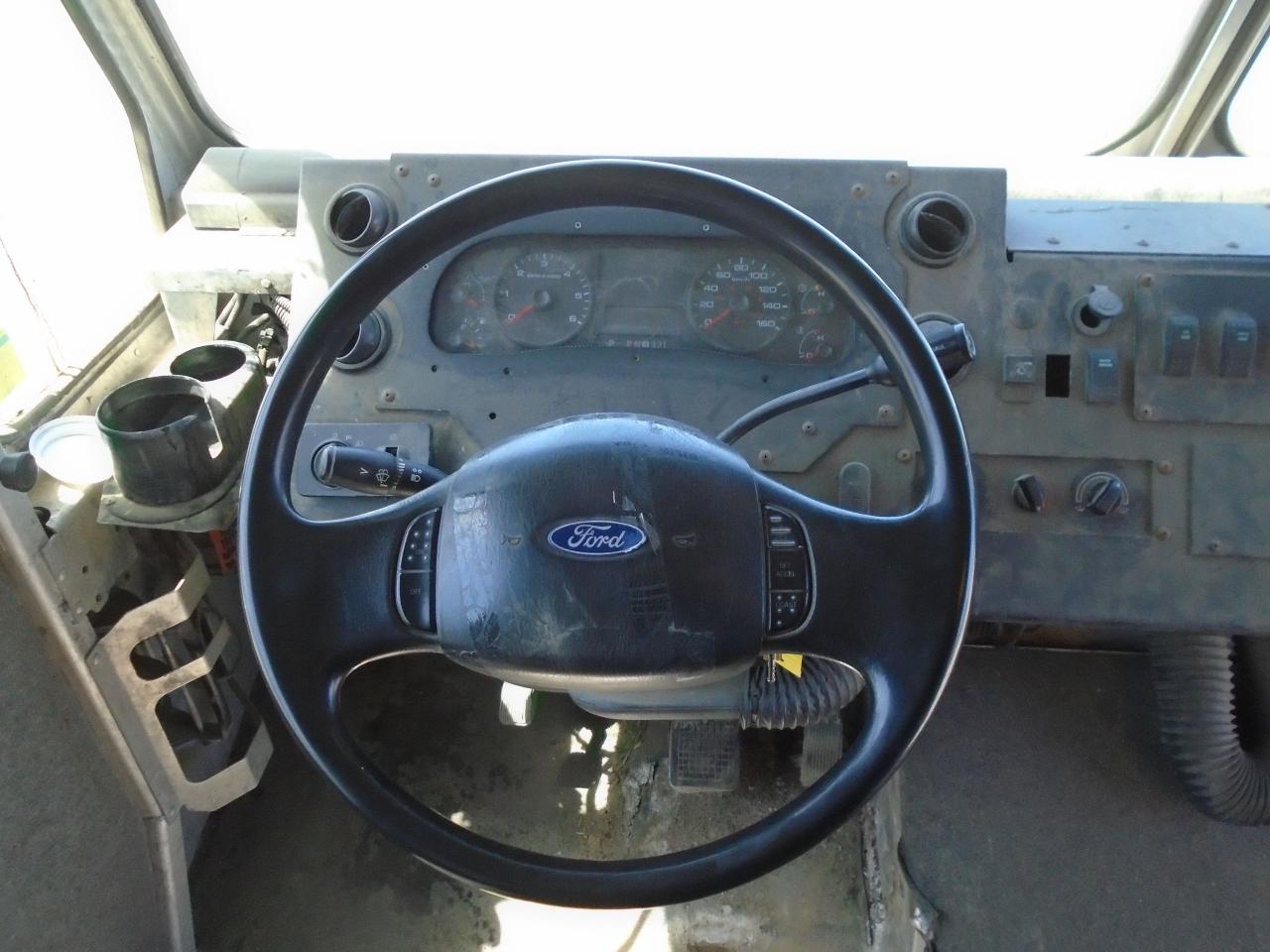2011 Ford F-59 Commercial Stripped Chassis STEP VAN 18 FT - Photo #28