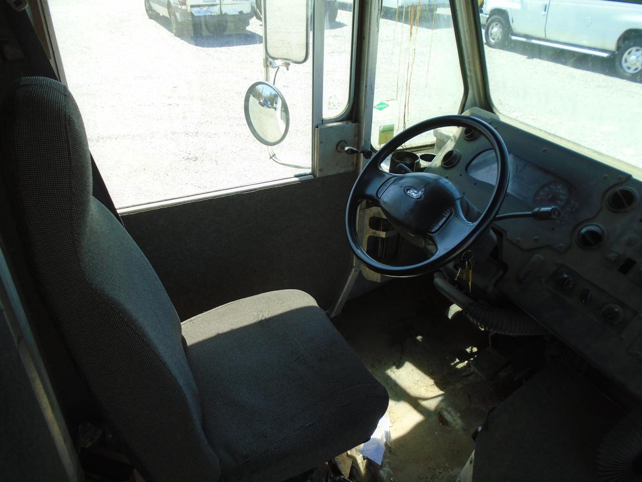 2011 Ford F-59 Commercial Stripped Chassis STEP VAN 18 FT - Photo #30
