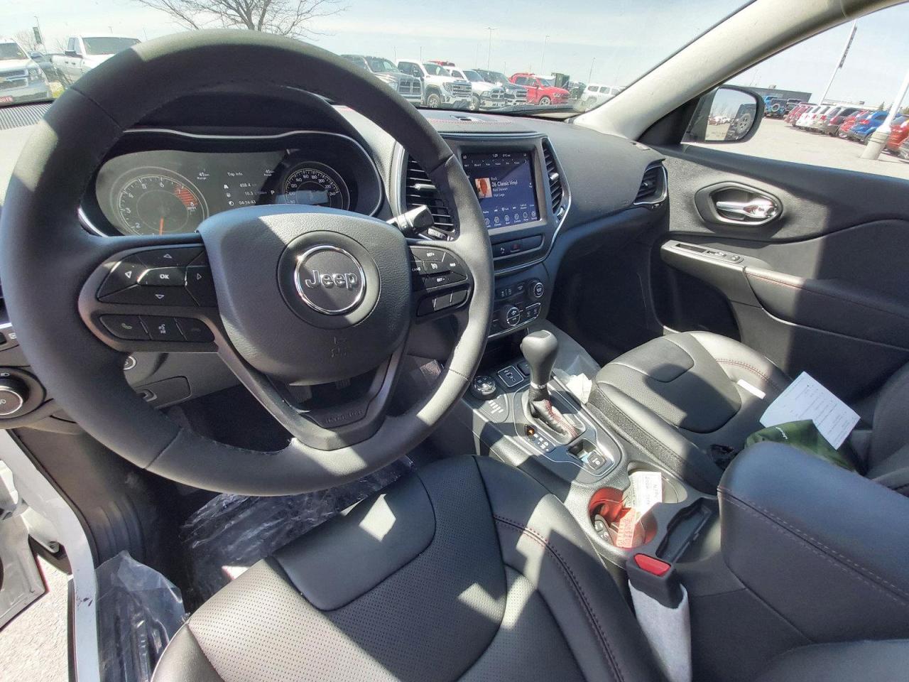 2022 Jeep Cherokee Trailhawk Photo3